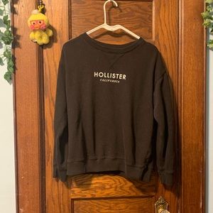 black hollister crewneck